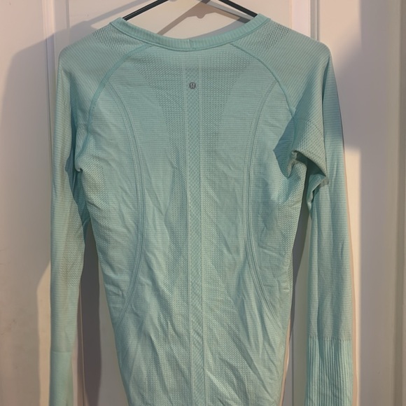 Long sleeve lululemon swiftly size 8 - Picture 2 of 3
